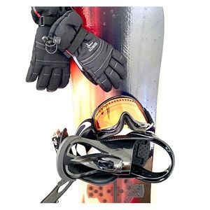 Oakley Ski/Snowboard Goggles & Kombi Gloves Set